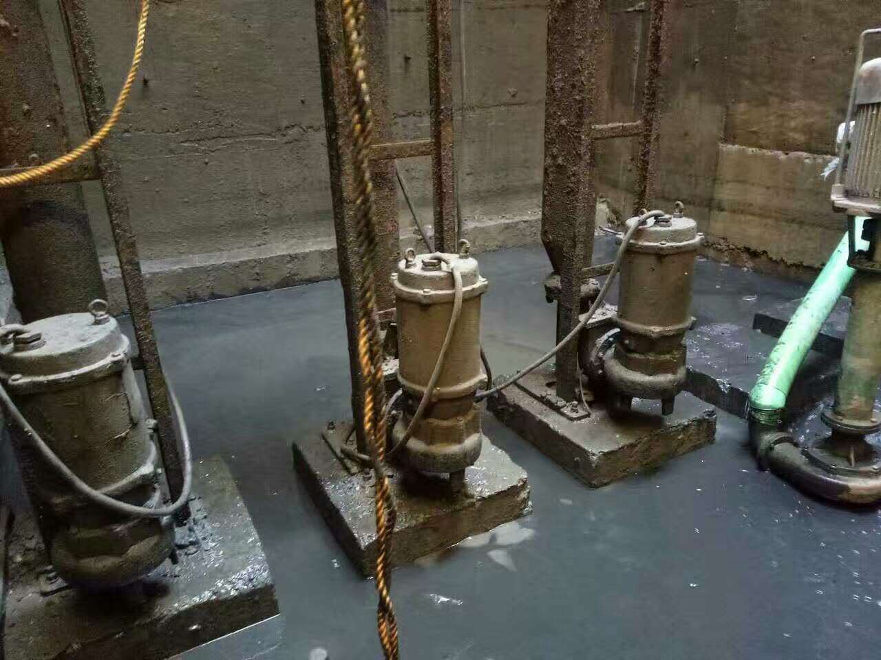 莘县污水池清理